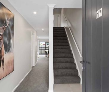 3 Bedroom 3 Bathroom in sought after Hamilton East - pets allowed. - Photo 5