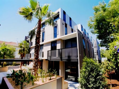 Studio Regular - Photo 3