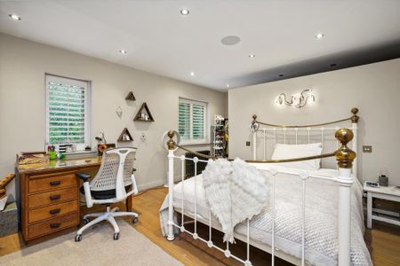 6 bedroom detached house to rent - Photo 5