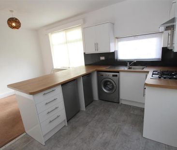 3 bedroom semi-detached house to rent - Photo 6