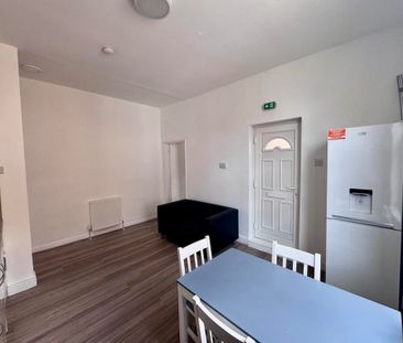 2 Bed Flat, Nottingham, NG7 - Photo 1
