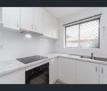 Low Maintenance Apartment - Photo 5