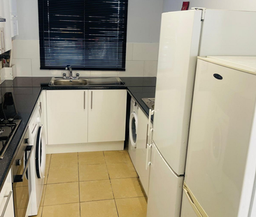 1 bedroom in a house share to rent - Photo 4