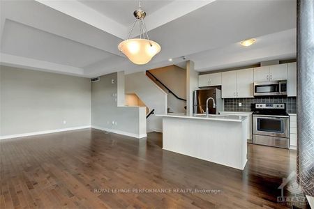 For Lease - 610 LAURALEAF Crescent, Barrhaven, Ontario - Photo 2