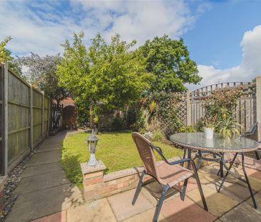 3 bedroom terraced house to rent - Photo 6