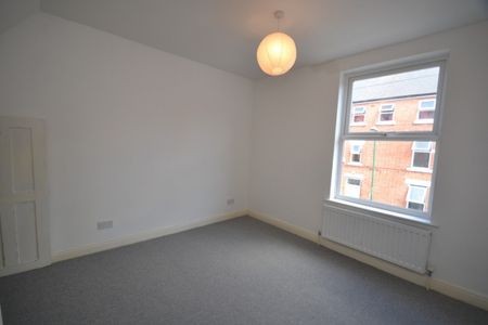 3 bed Mid Terraced House for Rent - Photo 4