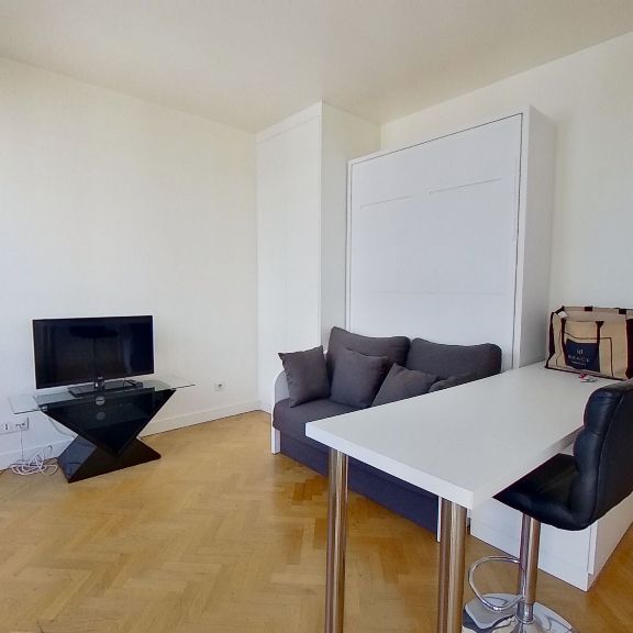 COURBEVOIE FBG DE L ARCHE - STUDIO meublé de 22.63 m² - Photo 1