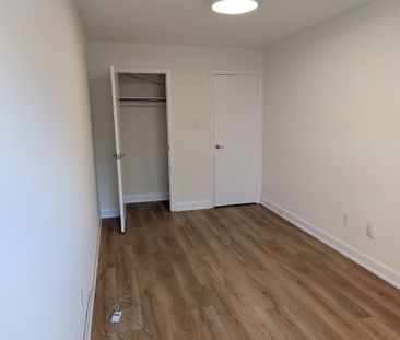 For Lease - 286 Lakeshore Road Unit# C, Mississauga, Ontario - Photo 1