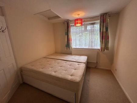 4 bedroom detached house to rent - Photo 5