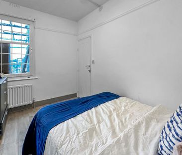 4 bedroom house of multiple occupation to rent - Photo 3