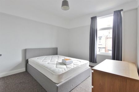 3 bedroom House To Let - Photo 4