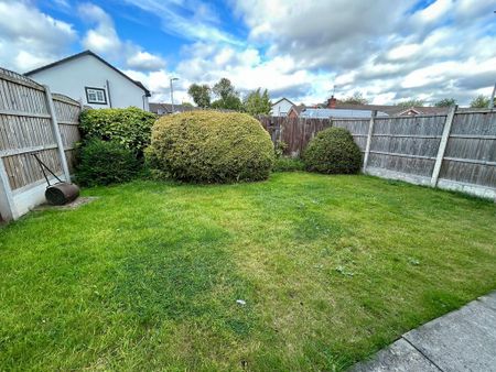 3 bedroom semi-detached house to rent - Photo 3