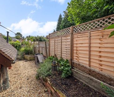 Petworth Road, Haslemere - 1 bedroomProperty for lettings - Seymours - Photo 5