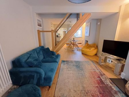 3 bedroom terraced house to rent - Photo 2