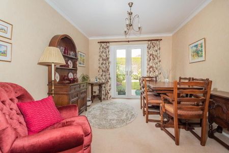 4 Prince Edward Gardens, Belfast, BT9 5GD - Photo 3