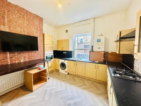 3 bedroom terraced house to rent - Photo 2