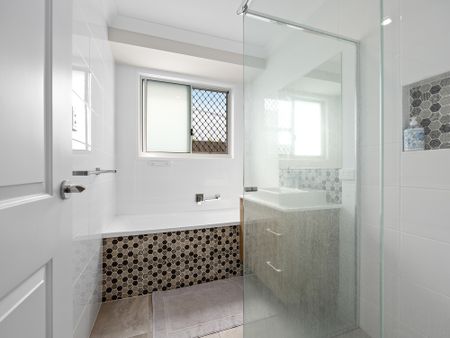 14 Bearsden Street, Spring Mountain QLD 4300 - House For Rent | Domain - Photo 5