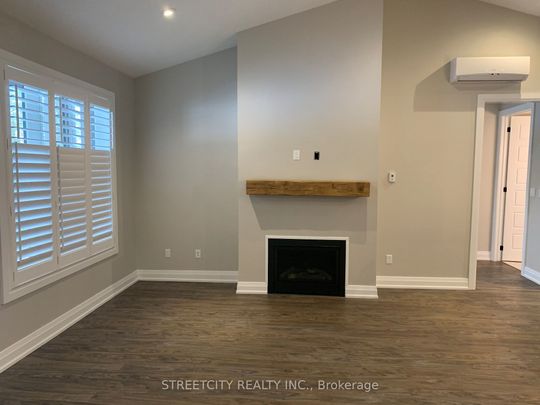 For Lease - 1868 l\Longwoods Road Unit# 4, Southwest Middlesex, Ontario - Photo 1