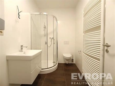 Pronájem bytu 2+kk, celková výměra 52 m - Fotografie 3