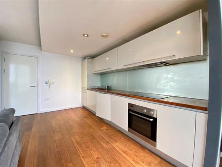 2 bedroom apartment to rent - Photo 5