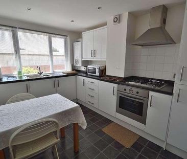 The Parade, Ashley, New Milton, Hampshire, BH25 - Photo 1