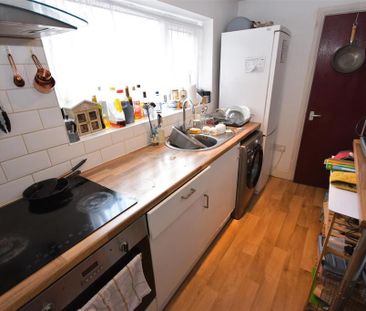 4 bedroom property to rent - Photo 4