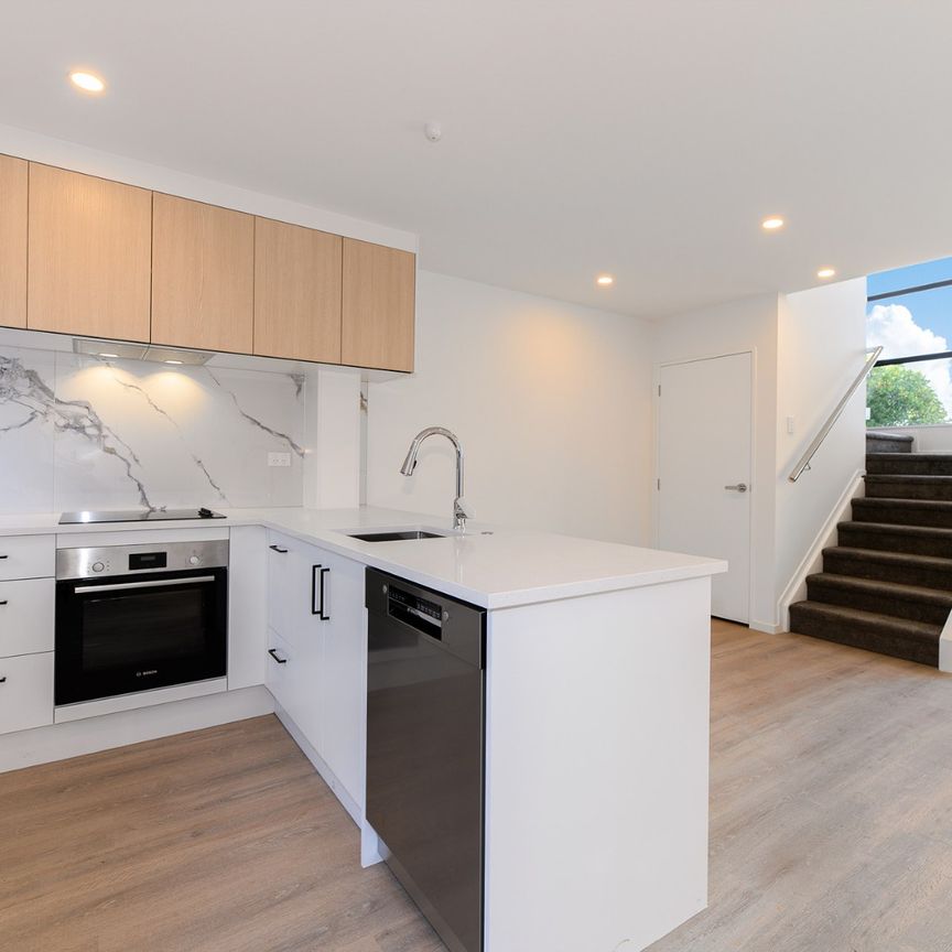 Modern living on Triangle! - Photo 1