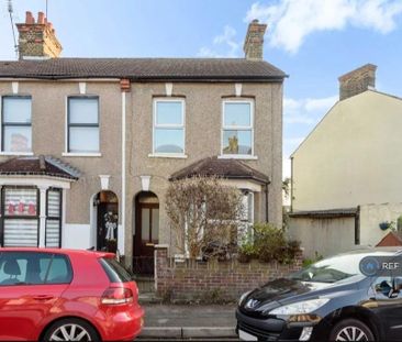 3 bedroom end of terrace house to rent - Photo 2