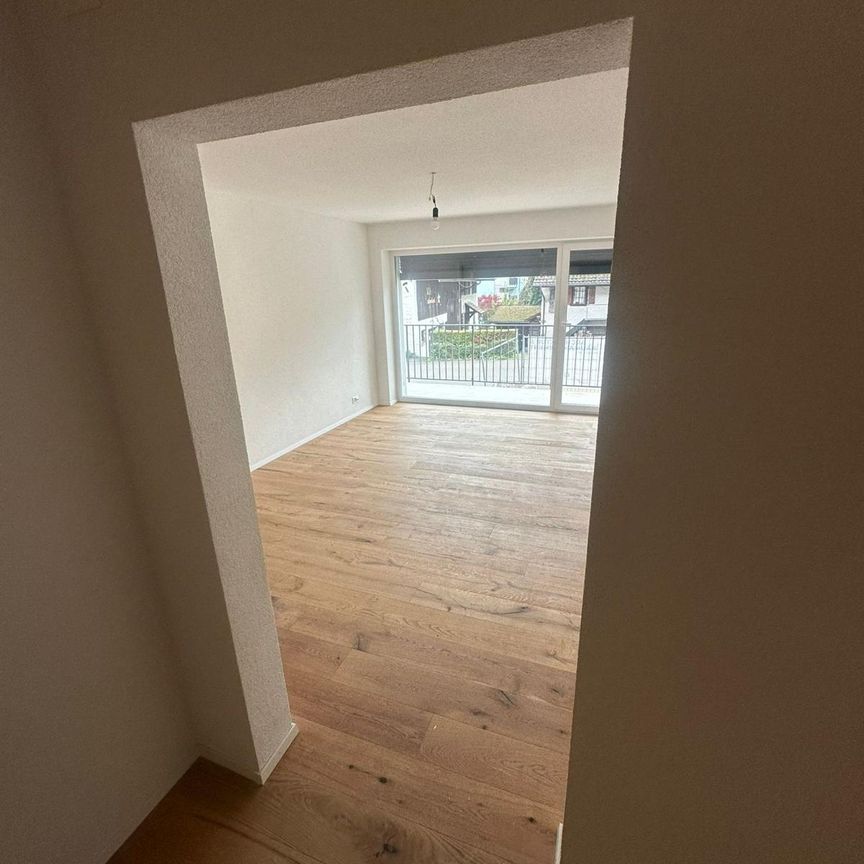 Helle 5.5-Zimmer-Wohnung mit Balkon in Geroldswil - Foto 1