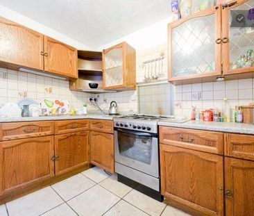 Room in a Shared House, Hawstead Road, SE6 - Photo 5