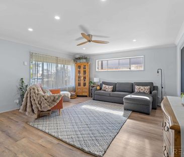 Boutique Villa Offering House-Sized Living in a Premium Swansea Loc... - Photo 4