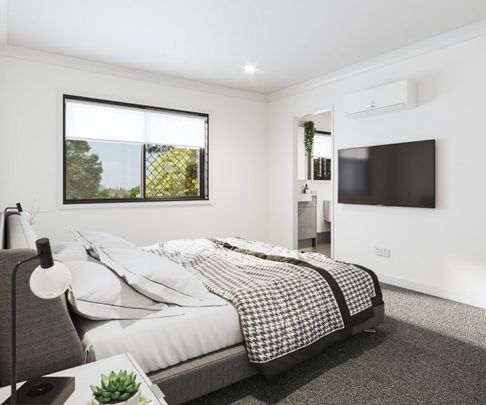 4 BEDROOM TOWNHOUSE - Photo 1