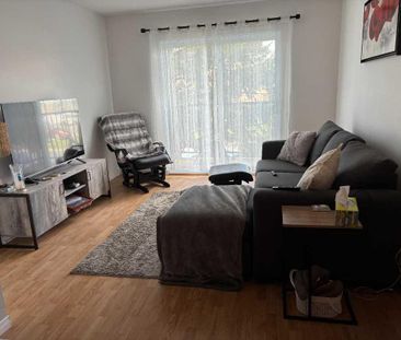 Propre, immeuble tranquille sans fumée, inclus réfrigérateur, cuisi... - Photo 2