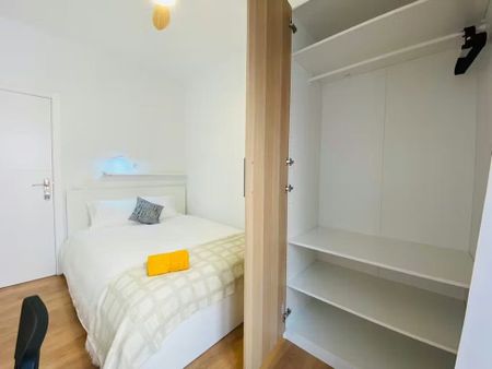 Avenida de la Albufera, Madrid, Community of Madrid 28038 - Photo 5