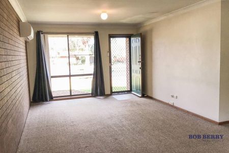 Two Bedroom Duplex in Churchill Gardens - Photo 2