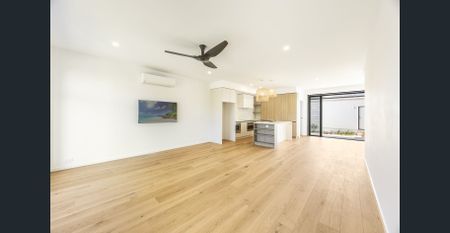 Immaculately Designed 2-storey Townhouse - Photo 4