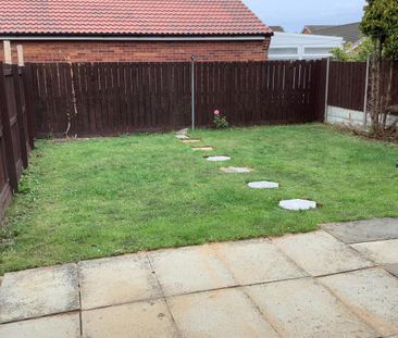 2 bedroom semi-detached house to rent - Photo 2