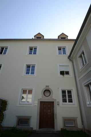 Großzügige helle 2 Raum-Wohnung im Erdgeschoß in ruhiger Lage **bei den Bildern handelt es sich um Einrichtungsbeispiele** - Photo 2