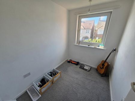 4 bedroom detached house to rent - Photo 4