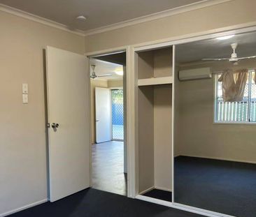 SINGLE LOCK UP GARAGE & FULLY AIR CONIDITIONED - Photo 2