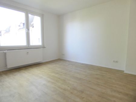 ** Modernisierte 2-Zi-Wohnung mit Loggia in beliebter Lage von Essen-Holsterhausen ** - Foto 2