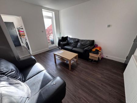 1 bedroom in a house share to rent - Photo 5