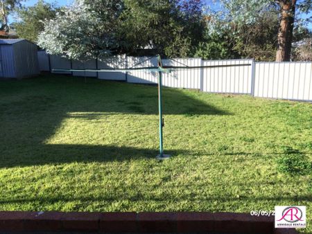 Immaculate 3 bedroom on North Hill - Photo 5