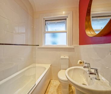 3 Bed Flat, Beatrice Avenue, SW16 - Photo 6