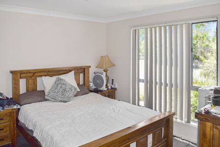 Spacious 4-Bedroom Family Home with Two Living Areas - Photo 3