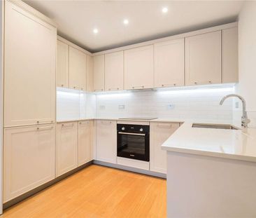 A recently built three bedroom maisonette to rent at Huntley Wharf ... - Photo 3