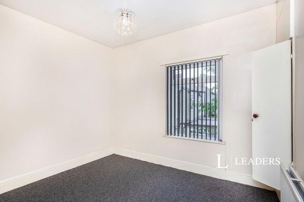 2 bedroom end of terrace house to rent - Photo 1