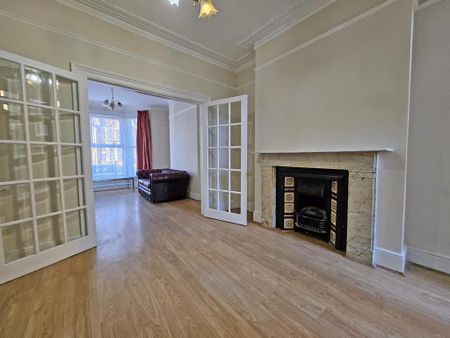 3 bedroom terraced house to rent - Photo 2