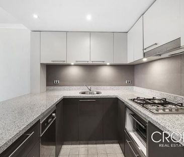 Executive One-Bedroom Apartment In The 'Forum West' - Photo 2