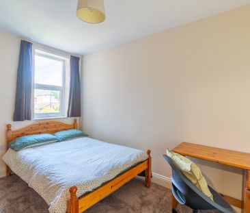 4 Bed Maisonette, Landguard Road, SO15 - Photo 4